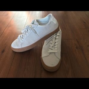 MENS NIKE SB ZOOM BLAZER low white gum SIZE 11